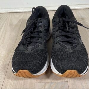 Mizuno Wave 24 Women 9.5 Athletic Shoes